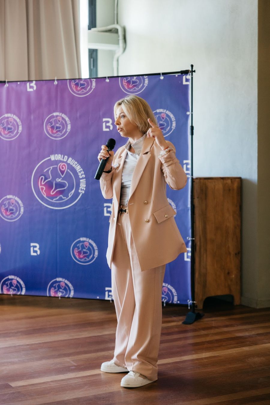 Clavdiya Brave speaking at World Business Vibes